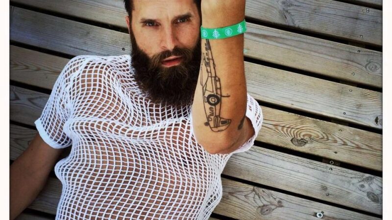 Žinomi žmonės partizanų kovas už laisvę pagerbia nešiodami žalias juosteles (foto)