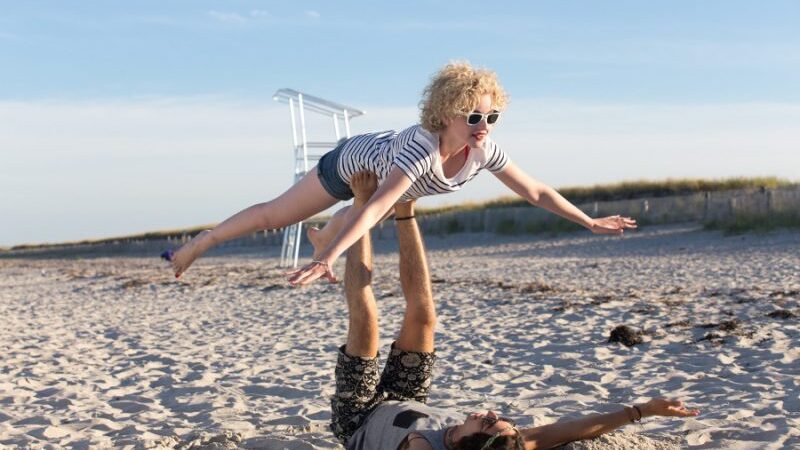 Nauja „Amerikietiško pyrago“ kūrėjų komedija: kaip atrodo moksliukų vasara, kai jie viskam sako „taip“?