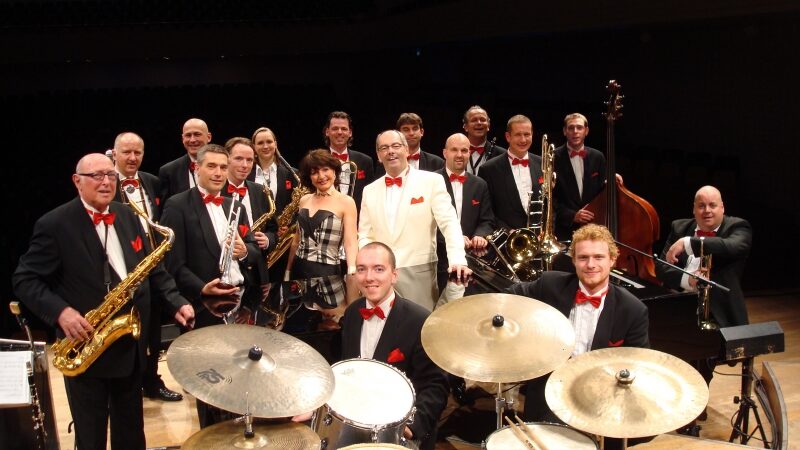 Glenno Millerio orkestras į pavasarį žengti kviečia svingo ritmu