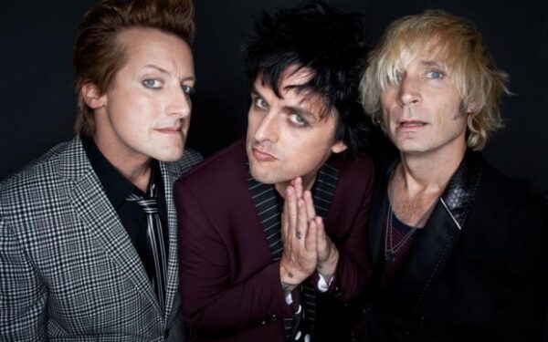 Muzikiniai pusryčiai: „Green Day“ ragina nužudyti DJ’ėjų