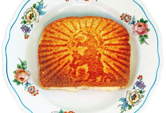 Daiktų pusryčiai. Gal po sumuštinį su Jėzumi? (foto)