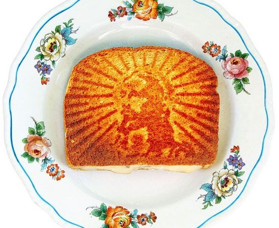 Daiktų pusryčiai. Gal po sumuštinį su Jėzumi? (foto)