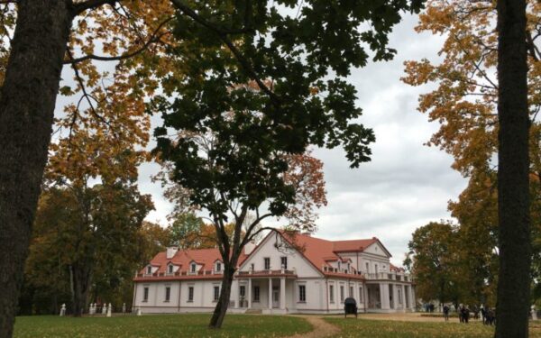 Siekiate gyventi ir dirbti harmonijoje su gamta? Atvykite į vietinę Italiją – Ilzenbergo dvarą