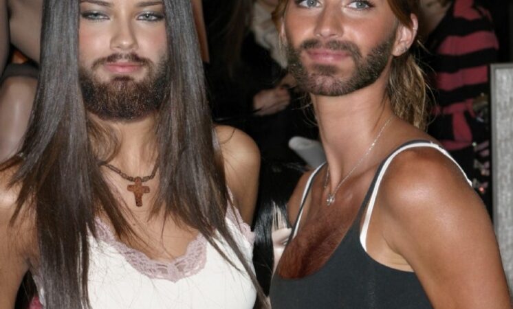 Traukit skutimosi peiliukus – įžymios moterys apžėlė barzdomis!