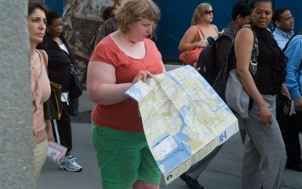 Eksperimentas: antsvorio turinti fotografė fiksavo ją nužiūrinėjančius praeivius (foto)