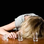 Kaip įveikti nuovargį po nakties su daug maisto ir alkoholio