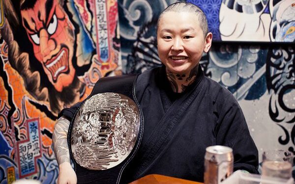 Japonijoje draudžiamų tatuiruočių meistrė Horiren surengs įspūdingą šou Lietuvoje