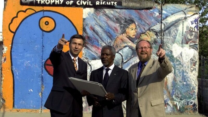 Berlyno sienos palikimas virsta kiču?