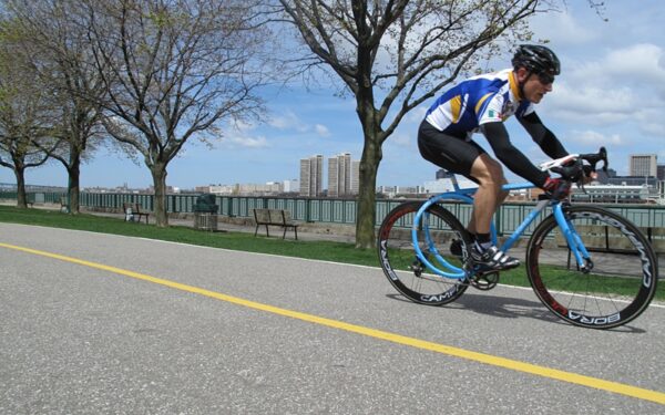 Naujos kartos dviratis – saugumo ir komforto revoliucija (Foto, video)