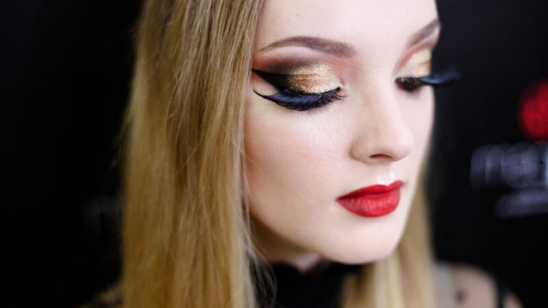 Naujųjų metų pasitikimas: šventiniai makiažai ir pagrindinės tendencijos (foto)