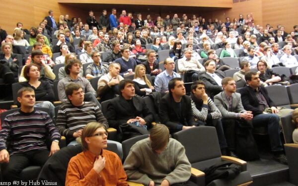 Populiarusis „Hub Camp“ plečiasi