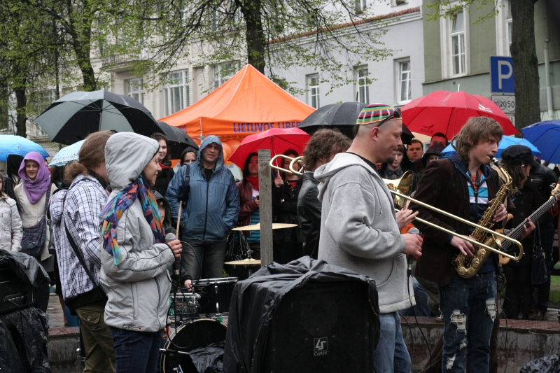 „Gatvės muzikos diena“ Vilniuje – lietus nebaisus!