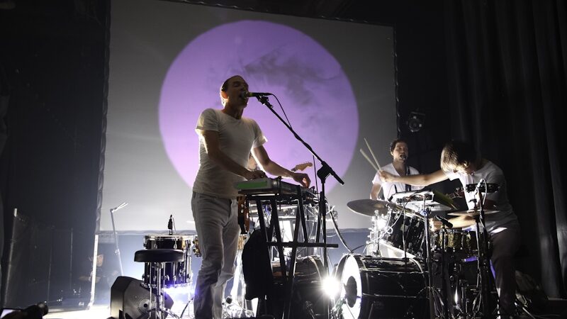 „Caribou“ sudrebino Loftą (Foto)