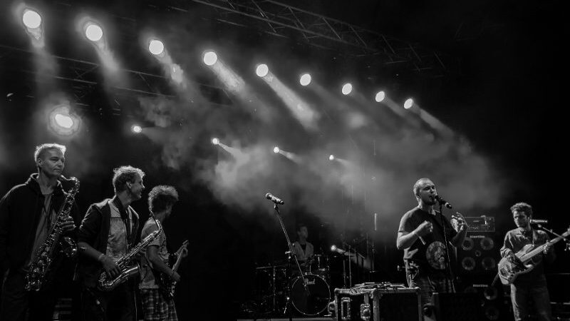 jama&W daina pristato naują dainą „Vienas Šauksmas“