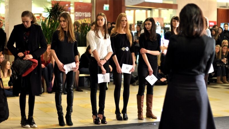 „Infekcijos kastinge“ modelių ieškos dizaineriai ir fotografai