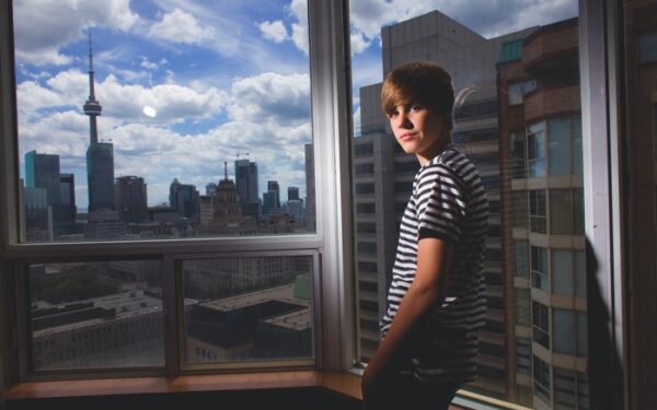 Justino Bieberio dovana gerbėjams Lietuvoje – knyga