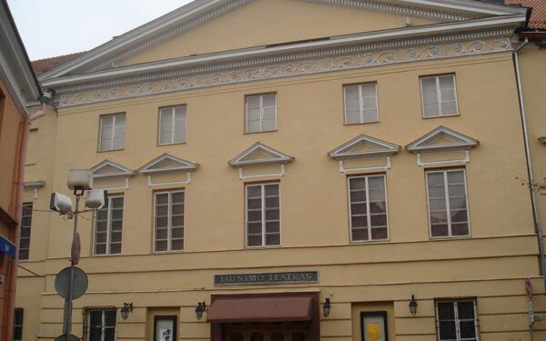 Atgaivintas spektaklis vaikams „Pingvinai ir kiaušinis“