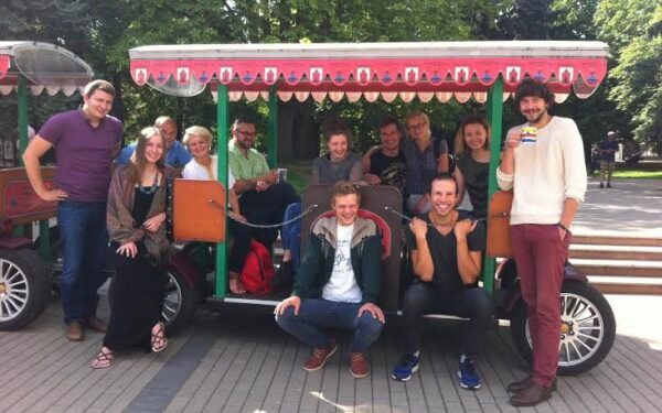 Jaunieji režisieriai antrą kartą „okupuoja“ teatrą