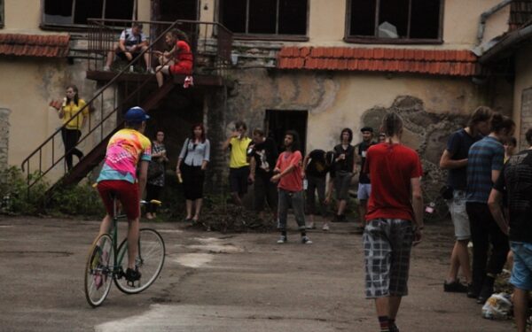 Važiuoti, eiti, šokti ir kitaip judėti kvies festivalis  JUDESY