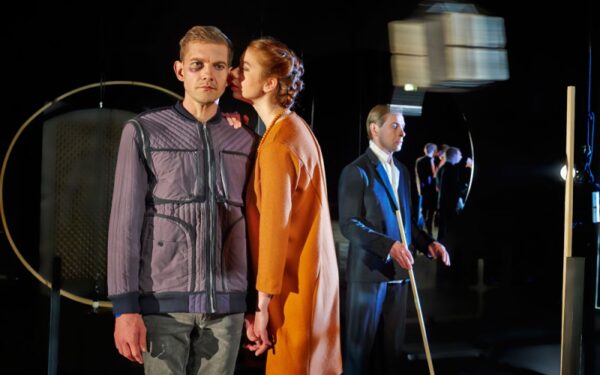 „Sirenos“ kviečia patirti teatrą