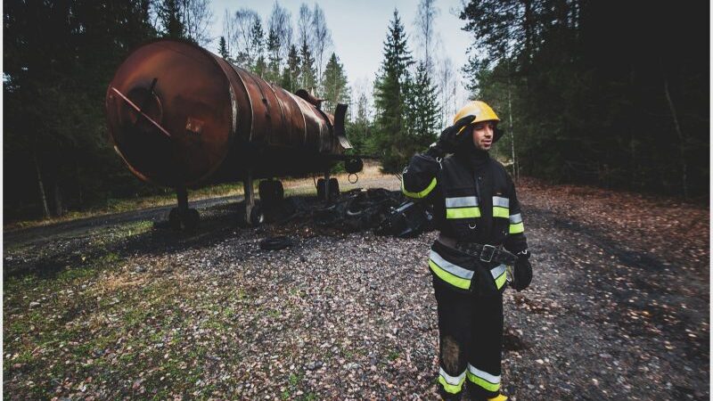 Jurgis Didžiulis pristatė vaizdo klipą: darbą „sudeginęs” biuro darbuotojas ant kaklo nėrėsi kilpą (video)