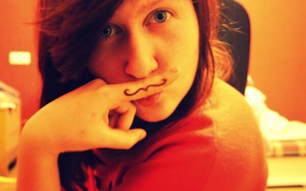 Konkurso „Augink, fotografuok ūsus ir laimėk snieglentę“ dalyvė Justė