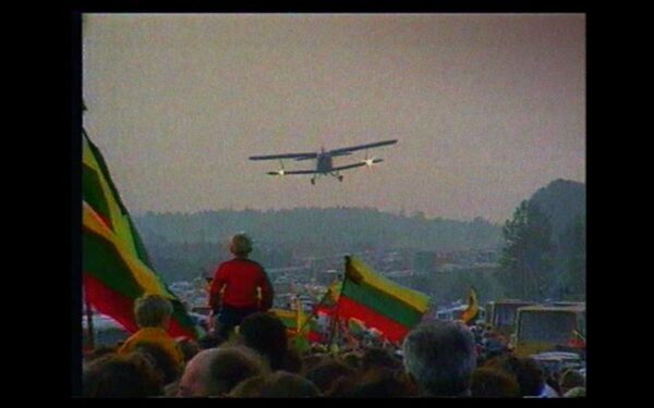 Vasario 16-osios šventei – „Kaip mes žaidėme revoliuciją“