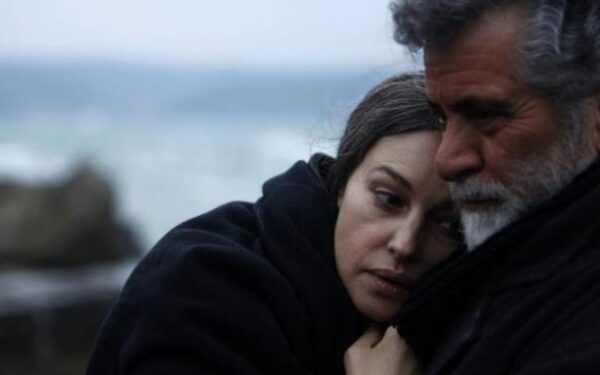 Kino pusryčiuose – Monica Bellucci, Irano revoliucija ir raganosiai (video)