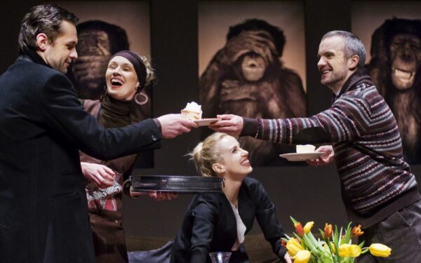 Po spektaklio „Karo dievas“ premjeros režisierius negaili liaupsių aktoriams