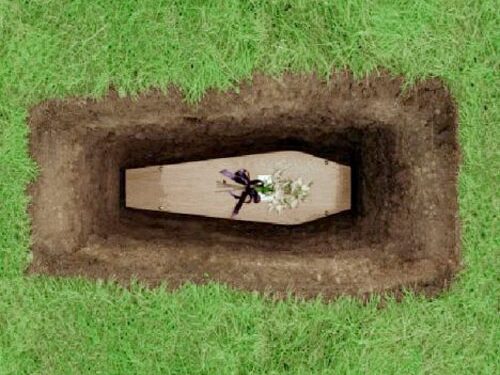 Po mirties tebeatgyjama ir šiais laikais: Zimbabvėje prisikėlė laidojamas mirusysis