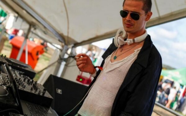 „Penktadienio DJ“: Kasparas Stundžius ir jo diskotekinės gėrybės
