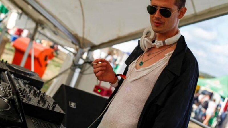 „Penktadienio DJ“: Kasparas Stundžius ir jo diskotekinės gėrybės