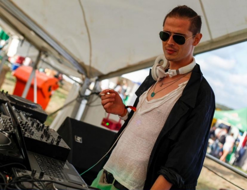 „Penktadienio DJ“: Kasparas Stundžius ir jo diskotekinės gėrybės