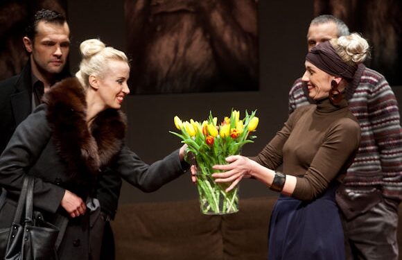 Idioteatro kovas – senų ir naujų spektaklių mėnuo