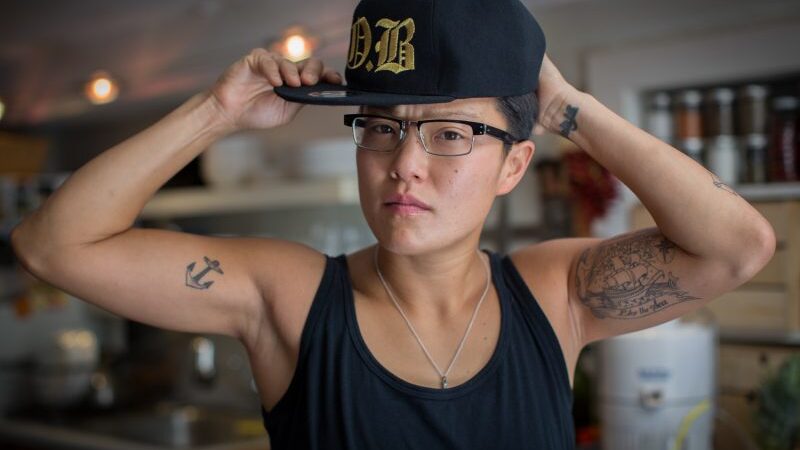 Netelpančios į lyčių rėmus: vyriškos moterys (foto)