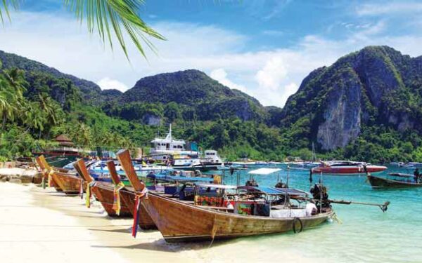 Atostogų scenarijus besiruošiantiems į Patają: nuo auksinio Budos iki viešbučio be elektros ir iš lovos verčiančių dramblių