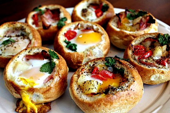 Užkepti kiaušiniai: įdomios ir gražios pusryčių idėjos