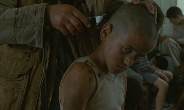 Kino pusryčiuose – dainuojanti moteris ir jos paini istorija (Video)