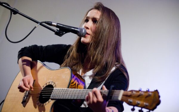 Kava ir poezija: sekmadienį  penkiose sostinės kavinėse bus deklamuojamos eilės