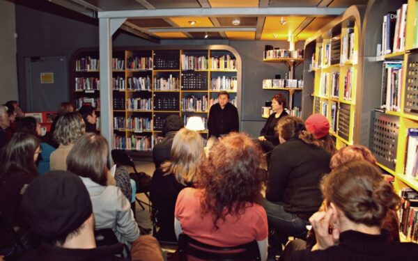 Klubas „Prie arbatos“ kviečia į diskusiją „Teatro festivalių vaidmuo Lietuvos visuomenėje“