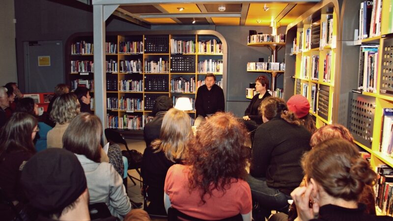 Klubas „Prie arbatos“ kviečia į diskusiją „Teatro festivalių vaidmuo Lietuvos visuomenėje“