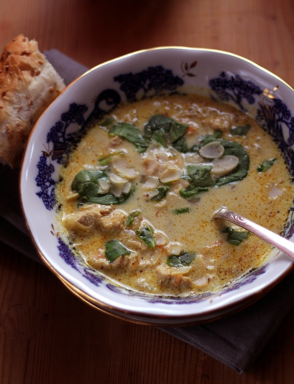 Sekmadienio receptas - kokosinė vištienos sriuba su kariu ir kitomis gėrybėmis