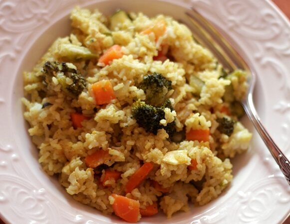 Sekmadienio receptas – kepti ryžiai su traškiomis daržovėmis