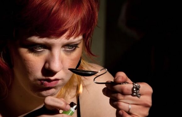 Pūvantys gyvi žmonės arba siaubinga narkotikų žala (foto, N-18)