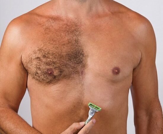 Kodėl moterys nepuola ant kaklo plaukuotiems vyrams?