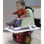 Kūdikiai važinėti gali žaidimų kompiuterio valdomu robotu