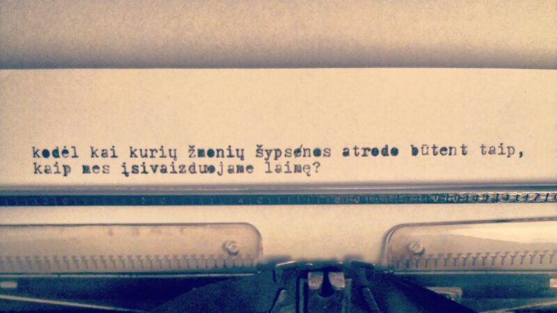 Pokalbis su rašytoju Mantvydu Leknicku – ką reiškia būti laimingu 99 proc.