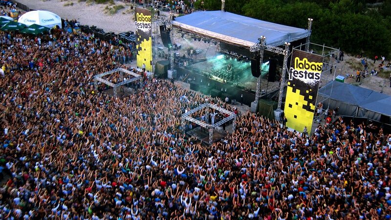 „LABAS Festas“ – 4 sunkvežimiai technikos, 2 pramogų parkai, 12 val. šokių muzikos