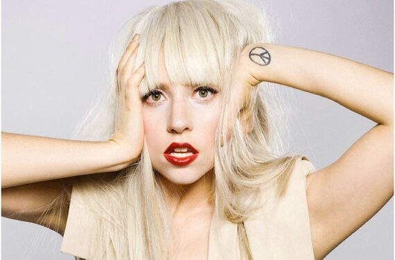 Už arbatos puodelį, iš kurio gėrė Lady Gaga, pasiūlyta 38 tūkst. eurų