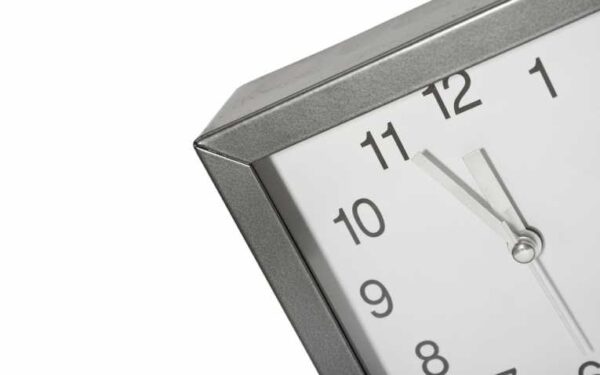 Pasaulio pabaigos laikrodis rodo be penkių pusiaunaktį